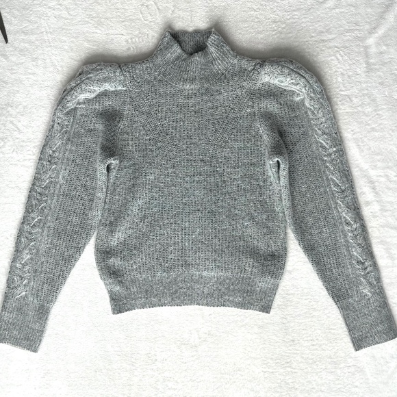 NWOT Industry Chic Gray Turtleneck Warm Sweater for Women Size M - Picture 1 of 6
